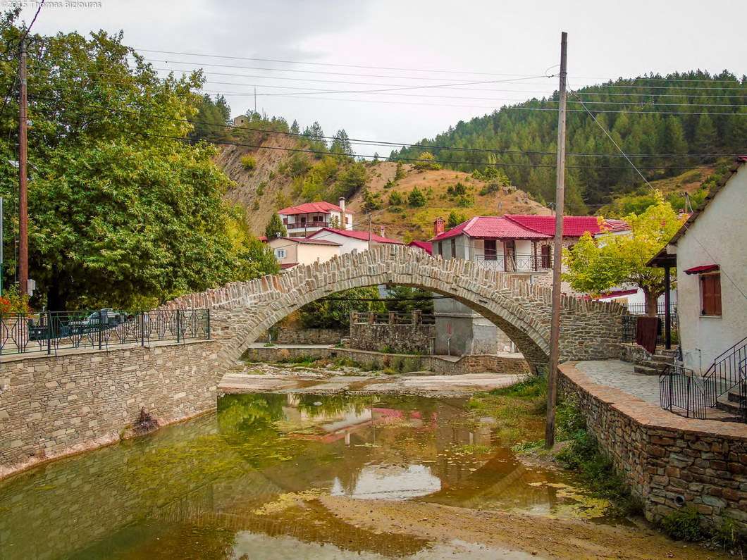 ΔΟΤΣΙΚΟ ΓΡΕΒΕΝΩΝ - Πρόκειται για ένα πέτρινο παραδοσιακό χωριό με  ένα πανέμορφο μονότοξο πετρόκτιστο γεφύρι 4
