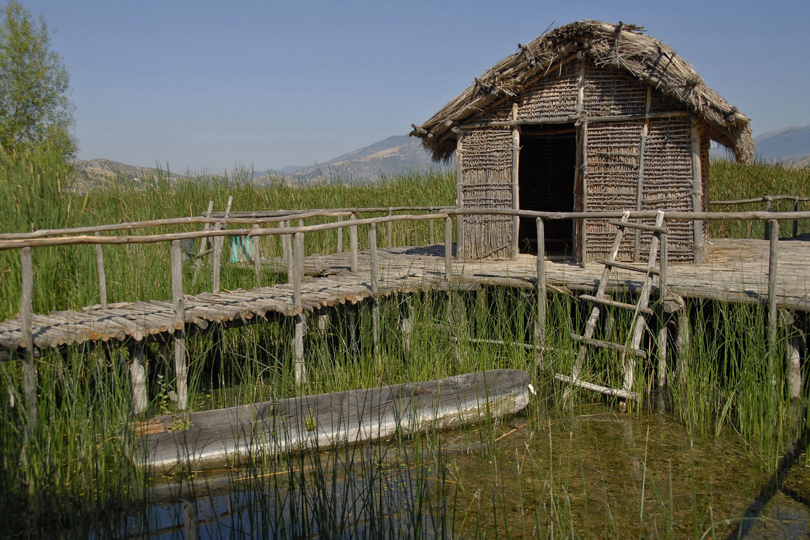 Αρχαίος Οικισμός στη Λίμνη 2